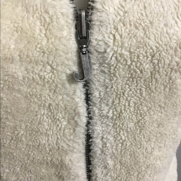 Juicy Couture ivory Sherpa reversible vest - Picture 3 of 4